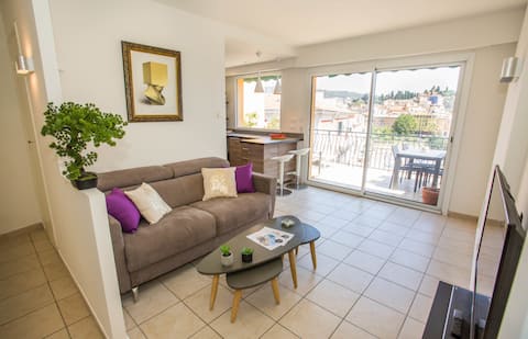 Popular Airbnb listing: Bright and luxury apartment with terrace in Nice