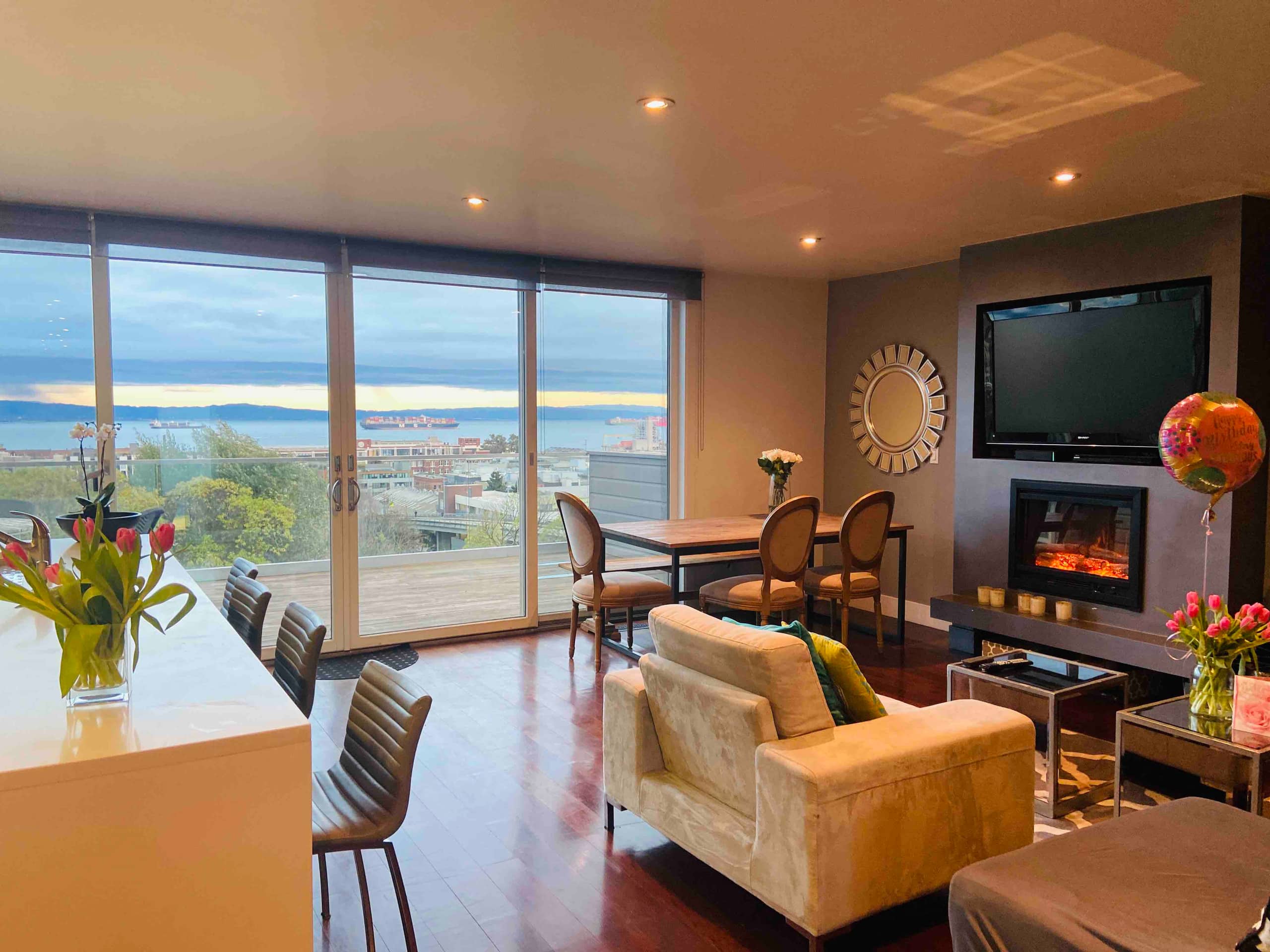 Home in San Francisco · ★4.82 · 3 bedrooms · 3 beds · 2 baths - Image 3