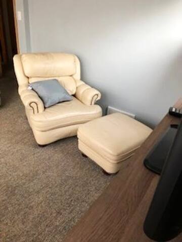 Airbnb Lincoln Vacation Rentals Places To Stay Nebraska