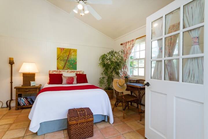 Stunning Private Beachfront Estate! Minimum 30 day gallery image 4