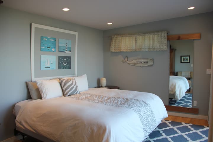 downstairs king bedroom