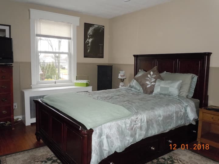 Menšia manželská posteľ