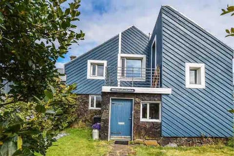 Loft by the Ocean near Reykjavik