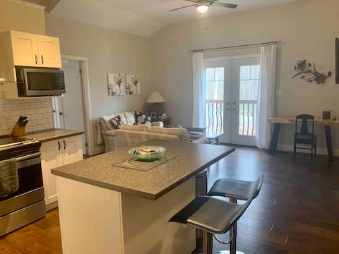 Top Airbnb: Quaint Country Loft Apartment/Edge of Bobcaygeon in Trent Lakes