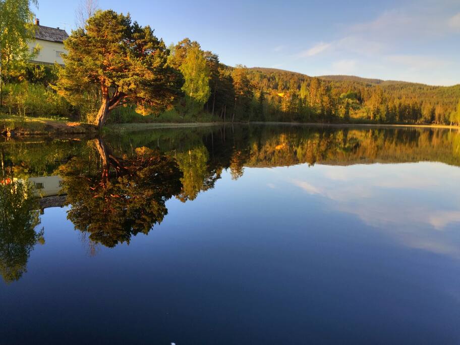 The water beneath the house can give you peace of mind.