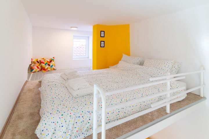 מיטת גלריה ורשת נוחה לאמיצים. 