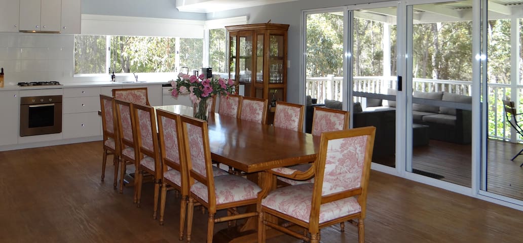 HYDRANGEA HOUSE @ BRAMLEY HOLLOW gallery image 3