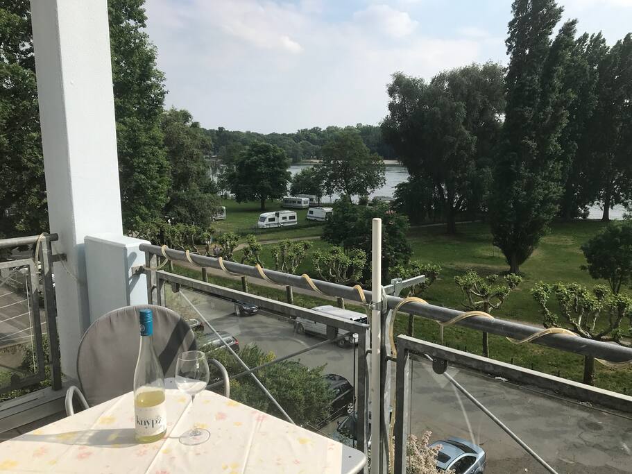 Beautiful balcony facing the Rhine. Less than 100m from the river.