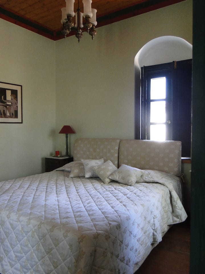 Საძინებლის ნომერი 1 პირველ სართულზე