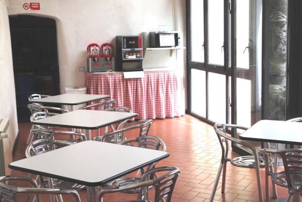 breakfast room