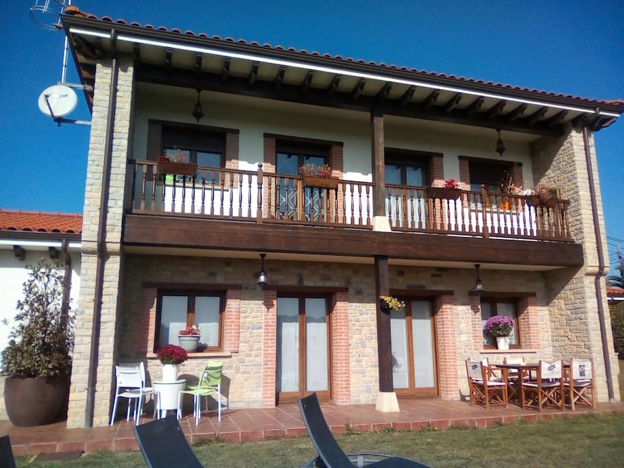 FACHADA TIPICA ASTURIANA