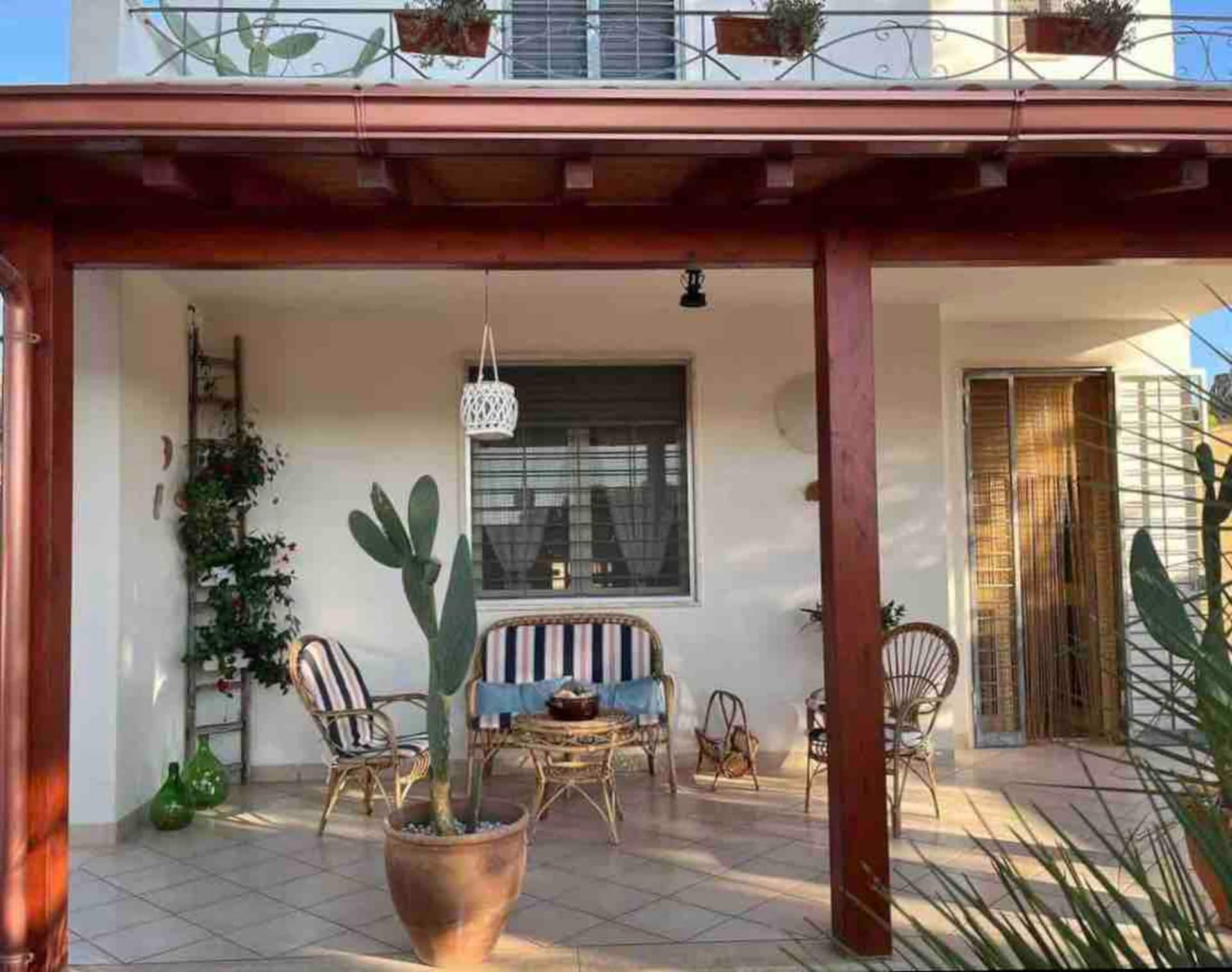 House with garden in Torre Squillace
