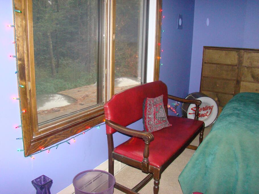 Large window. Trees everywhere!