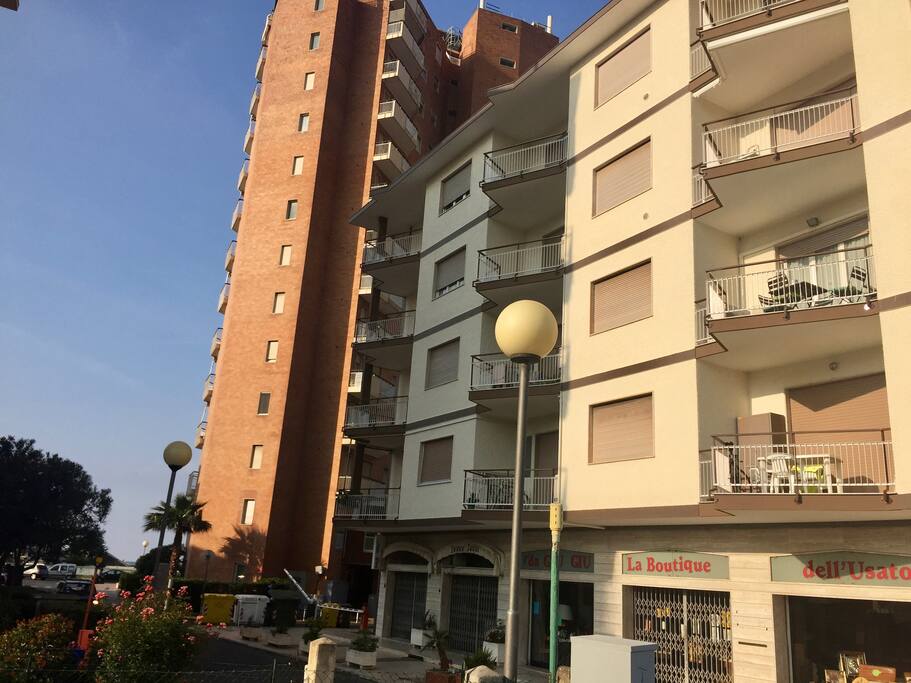 50 metri dal mare, secondo piano