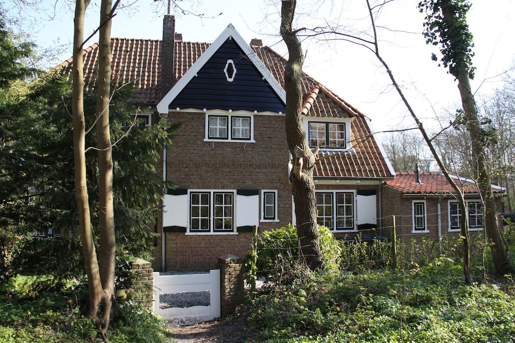 150 m van het mooiste strand van Nederland.