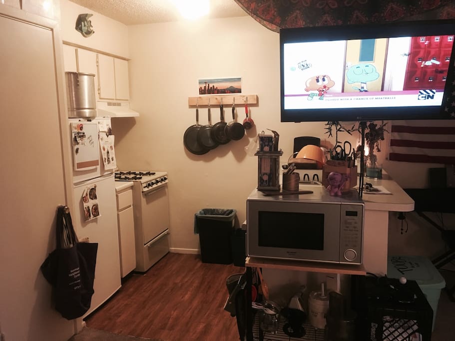 Full kitchen