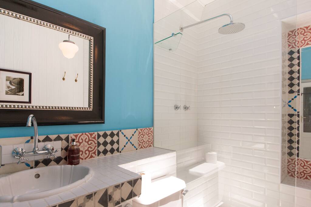 bathroom 4 is ensuite