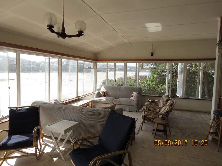 Lounge & sitting area