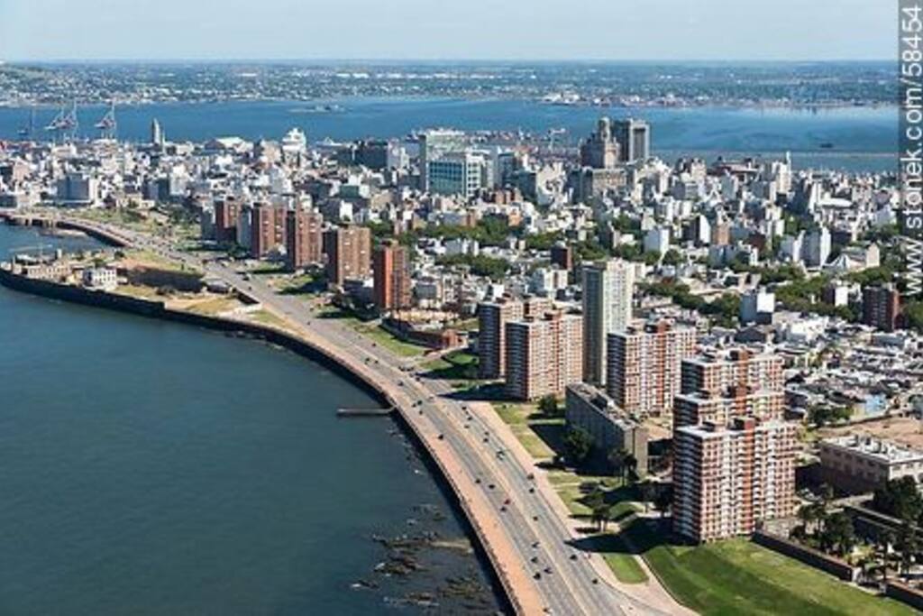 Vista aérea de mi barrio y la Rambla .