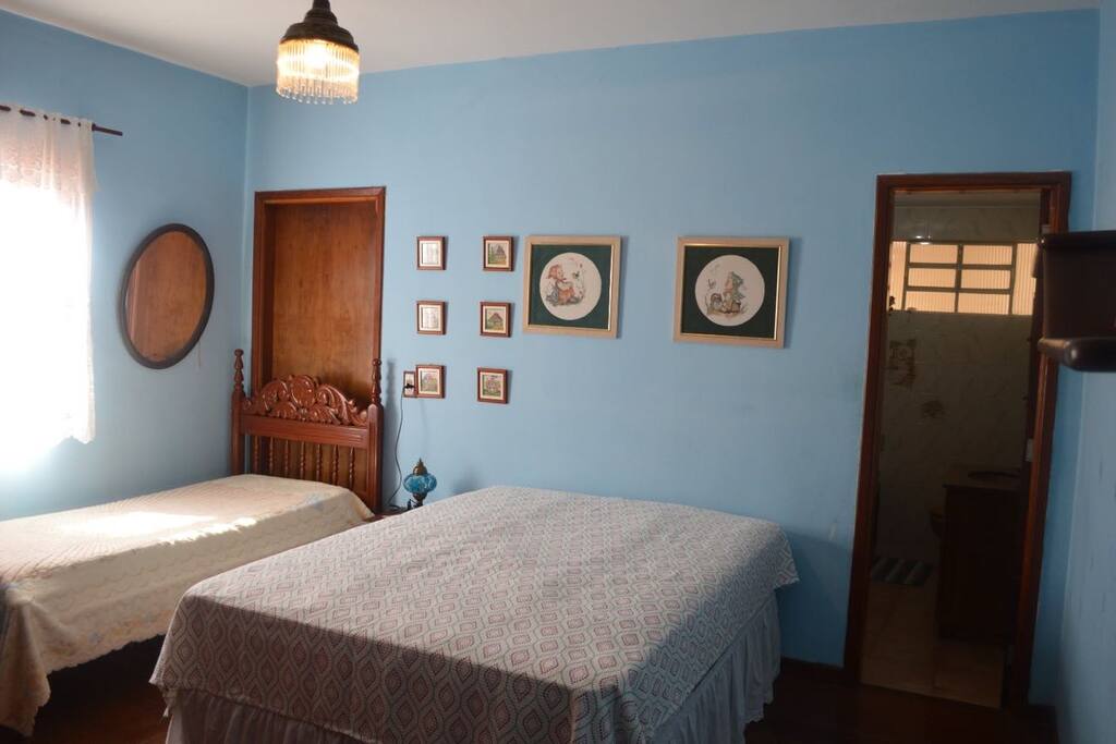 Quarto família com 1 cama de casal + 1 cama de solteiro