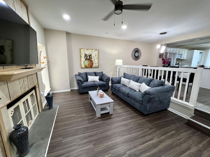 Convenient, Spacious 3br 2.5ba Townhouse W/parking - Delaware