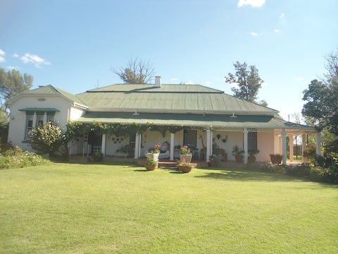 Smithfield House single bed accommodation