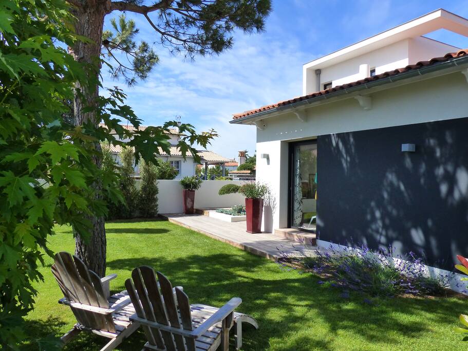 Côté jardin, notre chambre d'hôtes La Béchade