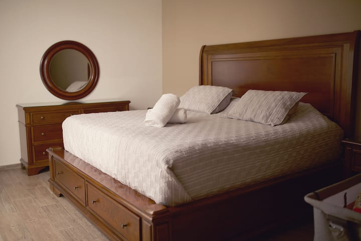 加大双人床卧主卧