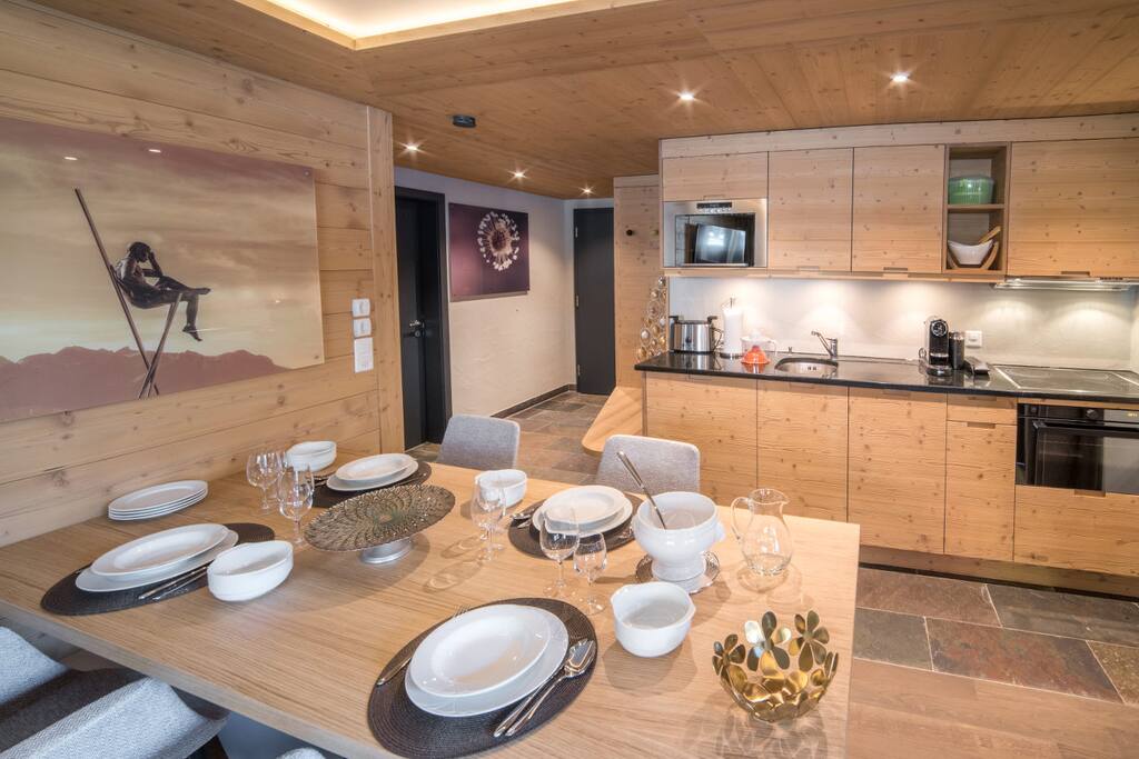 Wheeler Peak _ Dining table kitchen