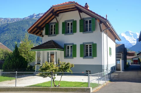 Jungfrau Family Holiday Home, 5 bedrooms 10 guests