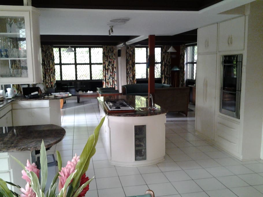 KITCHEN TOWARDS LOUNGE ROOM