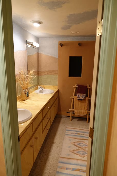 Private Jack and Jill bath - adjoining to room #2