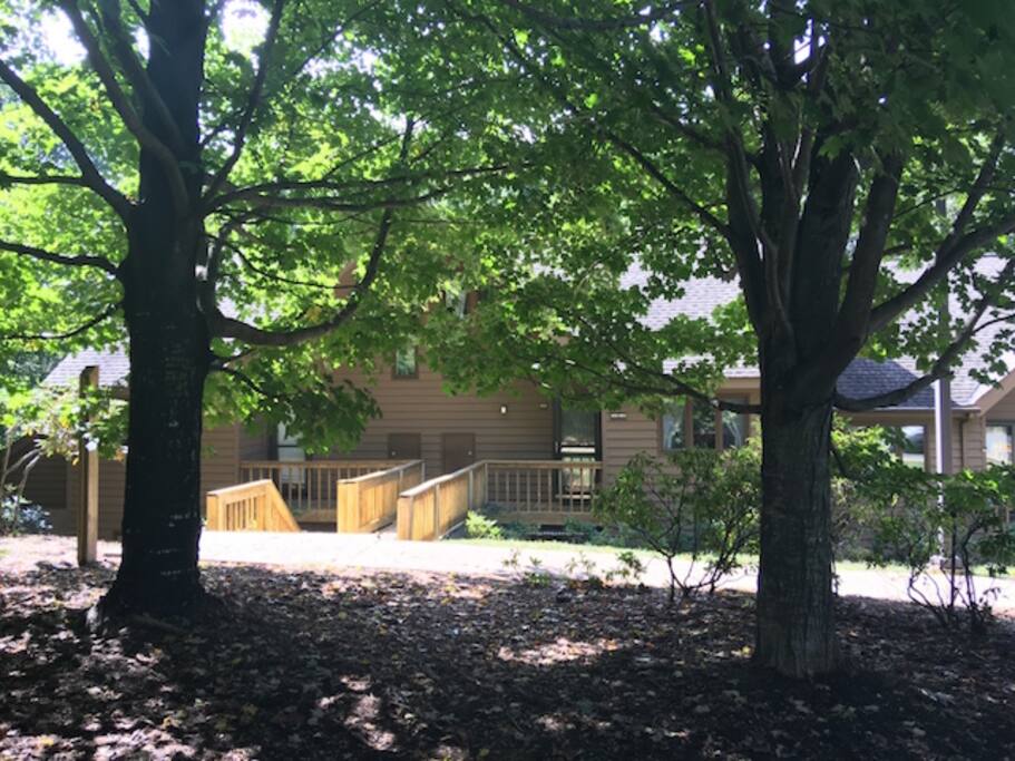 End unit at Laurelwood
