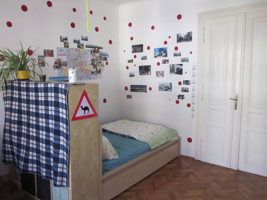 the wall decorations are not there anymore.