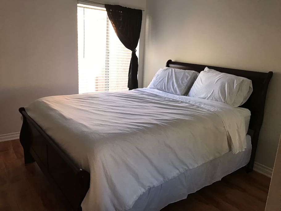 Bedroom with a queen size bed