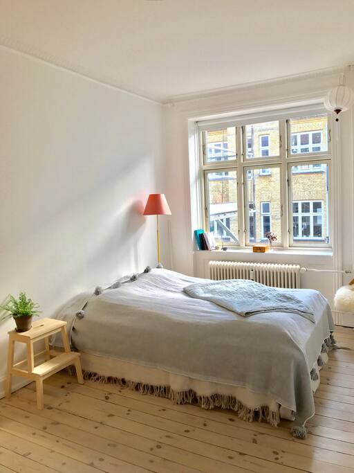 Bedroom, bed for two 140x200