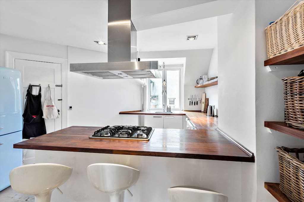 Bar area in kitchen