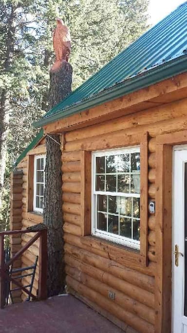 Come enjoy a peaceful getaway at The Hilltop. We are tucked away from the every day bustle of life in the city. Our mountain cabin is just a short drive to fishing, hiking, gambling, city fun, and small mountain communities.