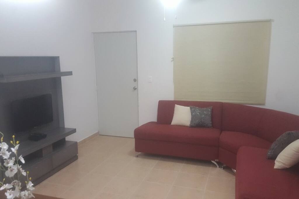 "Cómoda estancia con televisor satelital" "Comfortable stay with satellite TV"