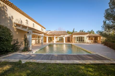 Large Villa 6000sqft Provence-heat pool-sauna-Golf
