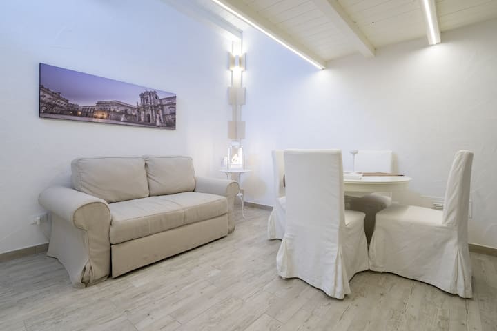Entire home with 1 bedrooms in Syracuse - Ortigia Loft Apartment with terrace