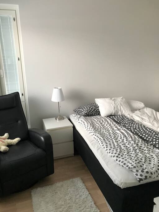 Makuuhuone/Bedroom