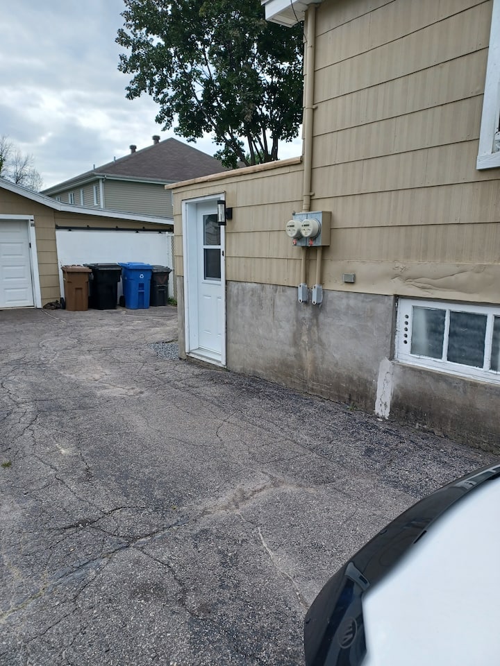 10 Best Airbnb Vacation Rentals In SalaberrydeValleyfield, Canada