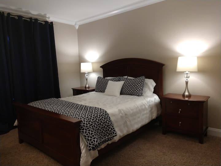 2 - ра спалня - мухъл на корона и много удобно легло