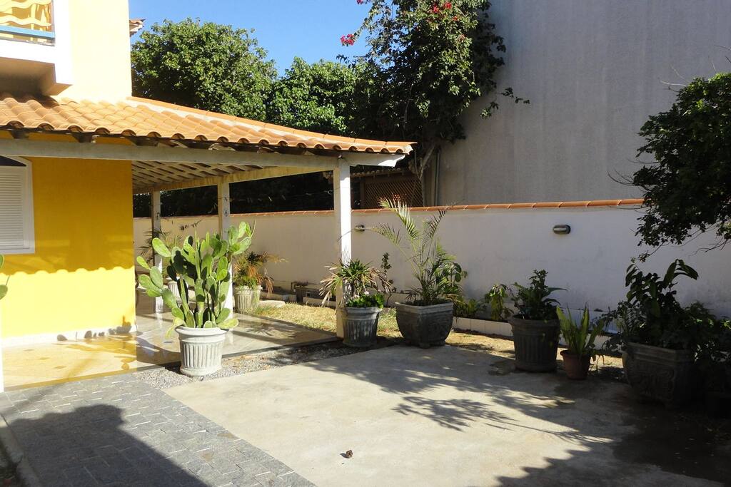 varanda e jardim