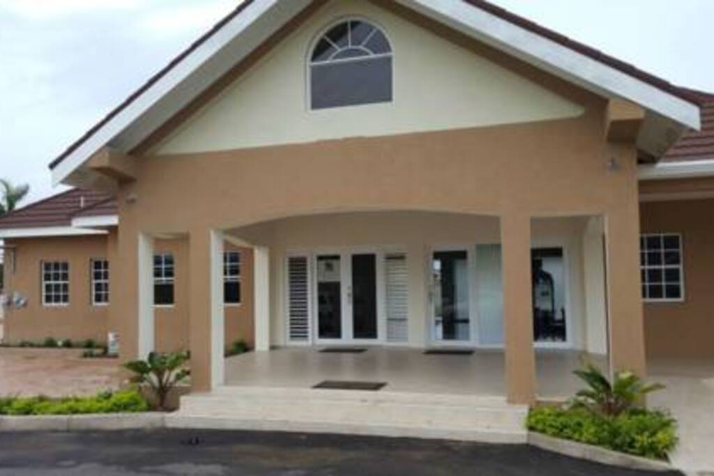 Imenities includes the Clubhouse with Wifi, Pool and State of the Art 24hr Fitness Center ...all with strolling distance - 4 House away from your vacation rental home.
