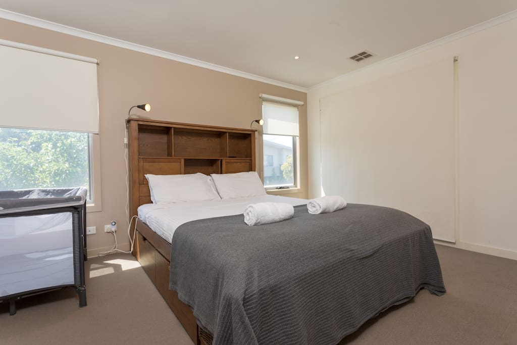 Master Bedroom Queen, Ensuite bath, Flat screen TV, Space for cot