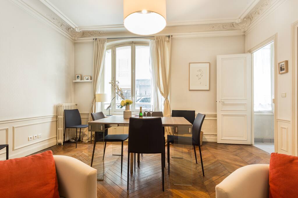 Le séjour, vue depuis le canapé