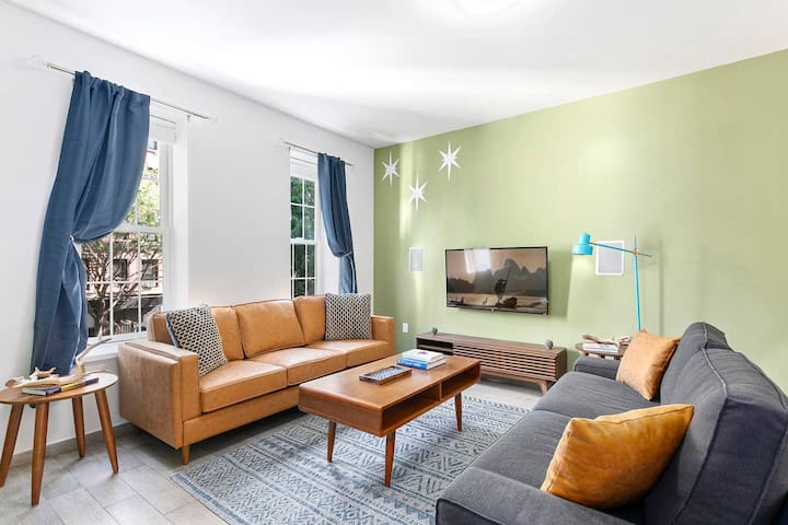 Chic, Bohemian 3BD/2BA + Roof deck in Williamsburg