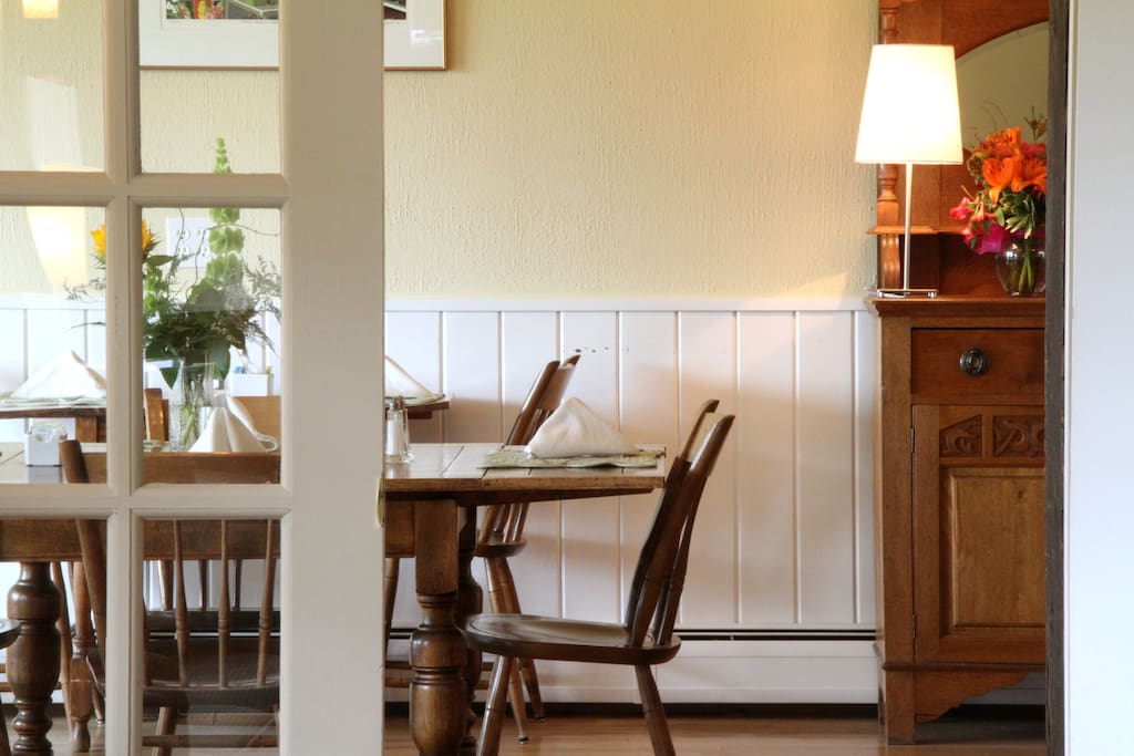 Breakfast Room